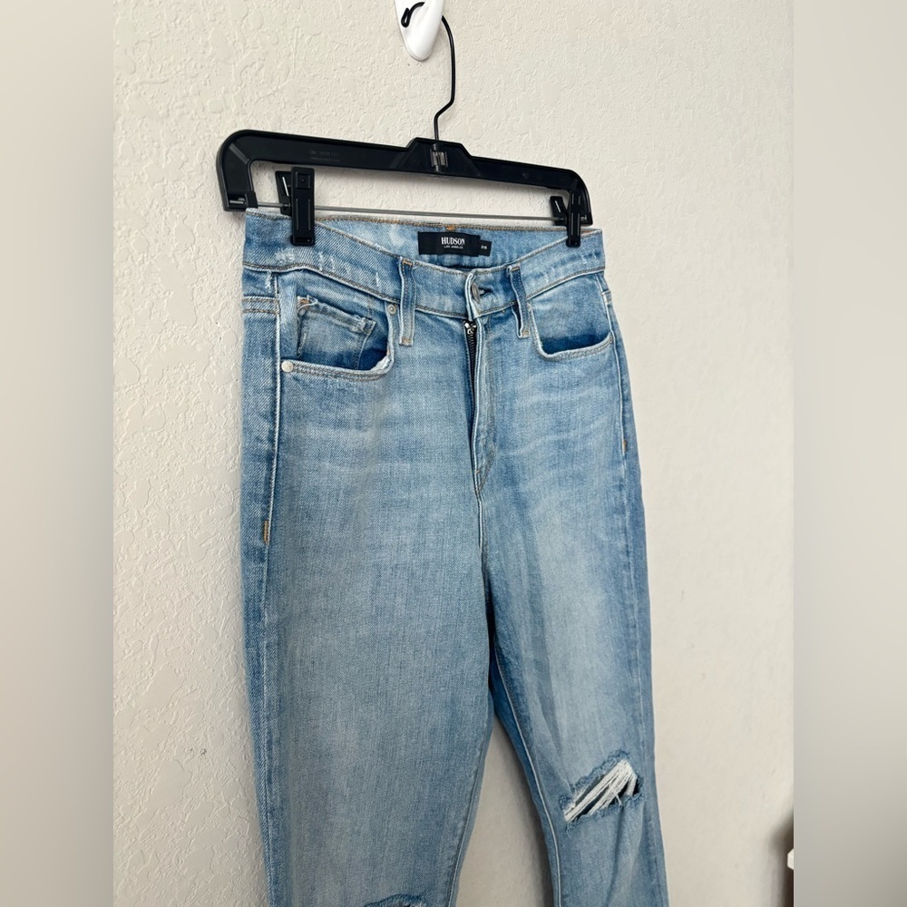 HUDSON HOLLY HIGH RISE STRAIGHT JEAN IN LIGHT WASH Size 26 - Picture 5 of 9